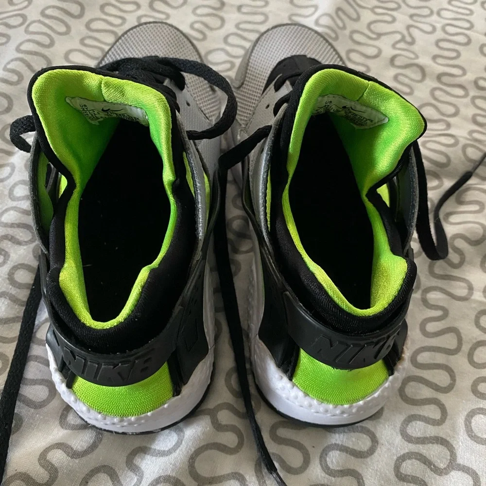 Boys Nike sneakers - Picture 11 of 11